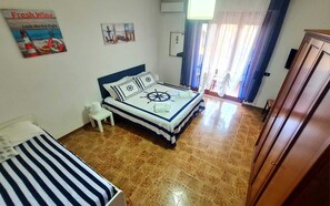 1 dormitorio, tabla de planchar con plancha, wifi gratis y ropa de cama