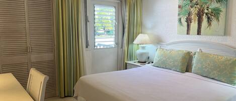 2 bedrooms, in-room safe, iron/ironing board, free WiFi