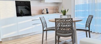 APARTMENT FREE SHUTTLE