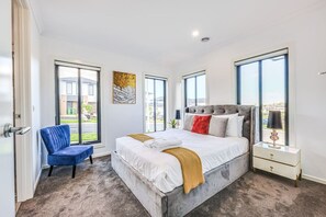 5 Schlafzimmer, Bügeleisen/Bügelbrett, Reisekinderbett, WLAN