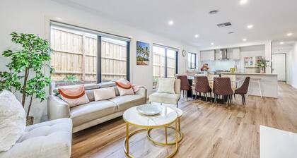 StayAU Officer Newly 5BRM Homley Villa House