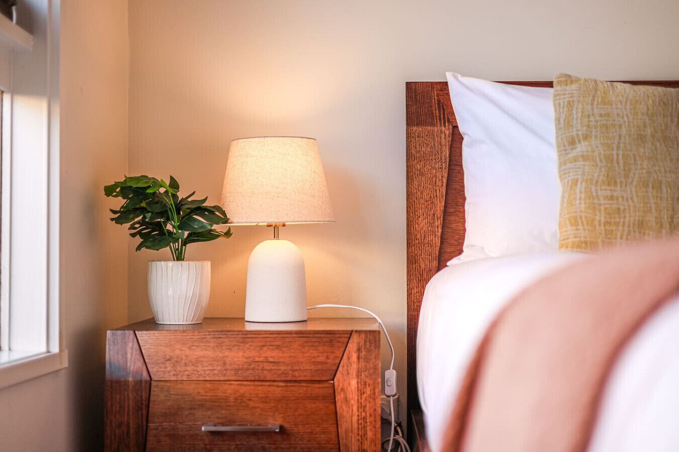 3 slaapkamers, een strijkplank/strijkijzer, reisbedje, wifi