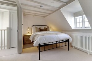 3 bedrooms, iron/ironing board, travel crib, WiFi