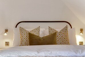 3 bedrooms, iron/ironing board, travel crib, WiFi