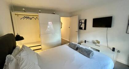 Beautiful 2-bed Apartment In The Heart Of The City