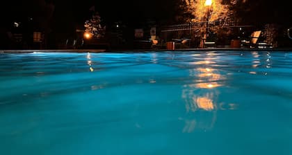Steps to Garden of Gods with Pool, HotTub, Sauna and Gym! Share Stay.
