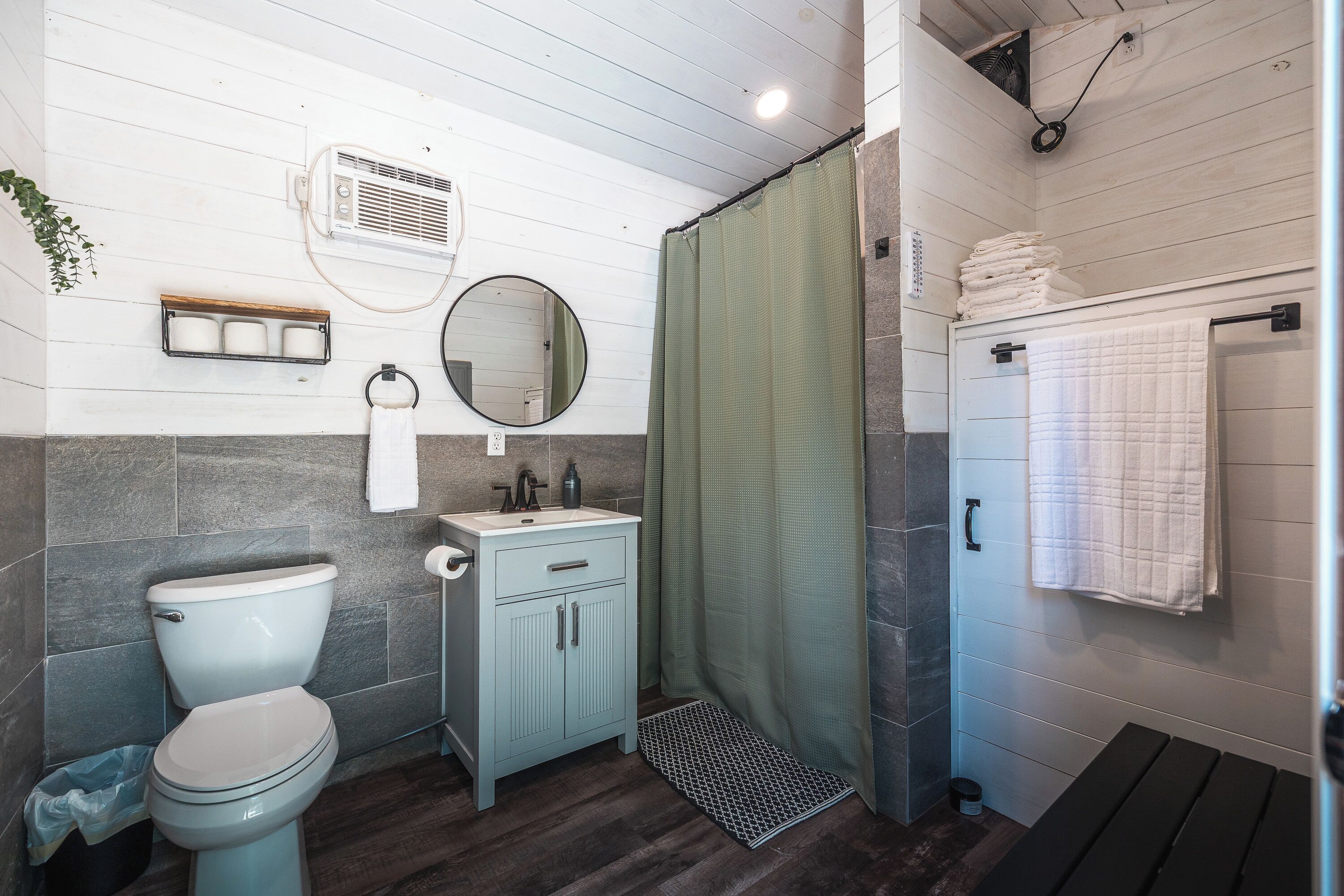 Shower, towels, soap, toilet paper