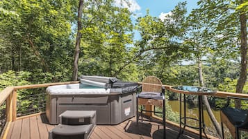 Bain à remous extérieur