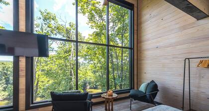 RIVER and SKY Cabin; Hot Tub
