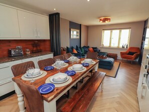 Cottage | Tempat makan