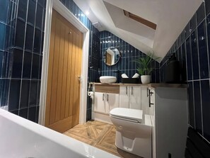 Shower - Craster House (Seahouses)