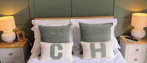 4 室のベッドルーム、客室ごとに異なる装飾、客室ごとに異なるインテリア、WiFi (無料)