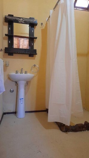 Double Room, Patio, Mountain View | Bathroom