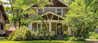 615 Ash Avenue - Modern Retreat w Hot Tub