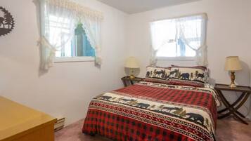 3 bedrooms, free WiFi, bed sheets