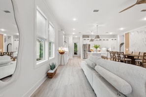 Casa, várias camas (224 W Willow Mist Rd) | Área de estar