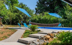 A heated pool - Stunning home in Brest Pokupski (Brest Pokupski)