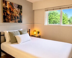 2 bedrooms, iron/ironing board, WiFi, bed sheets
