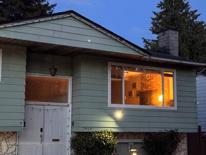 A Cozy home, centrally located with free parking