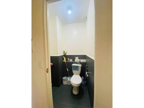 Shared Dormitory, 1 Bedroom, Accessible, City View | Bathroom amenities