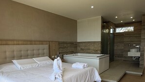 Superior Suite, Beach View | Free WiFi