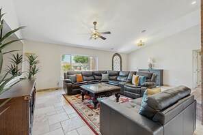 Fernseher, Tischtennisplatte