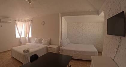 Room-condo With Balcony and 2 Beds in th