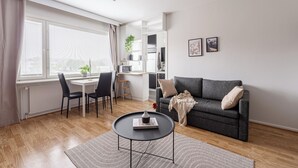 Apartment, Haiwan Kesayangan Dibenarkan, City View | Ruang tamu | 40 inci televisyen skrin rata dengan kabel 