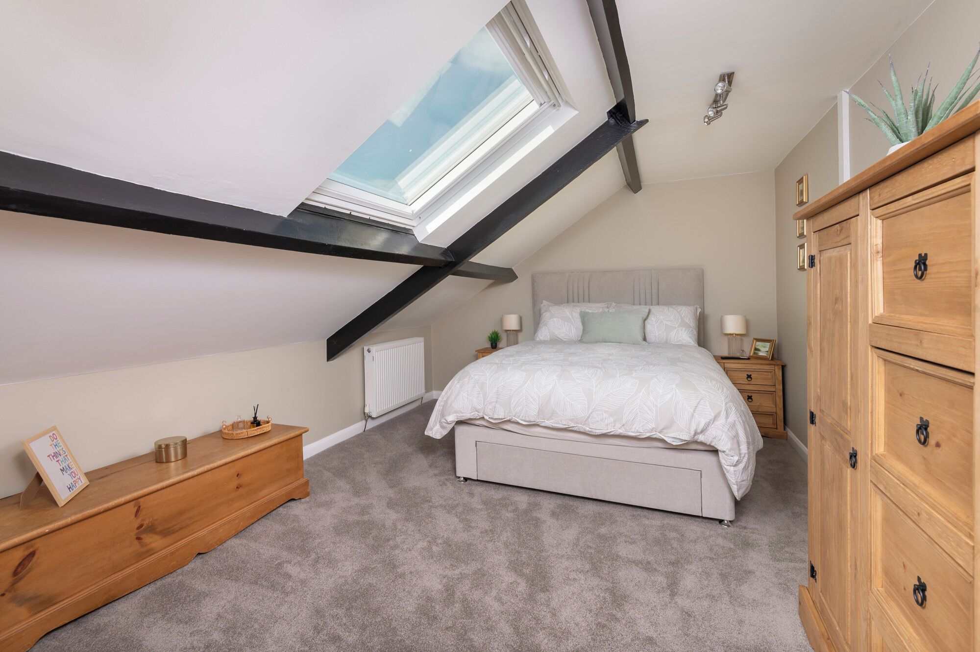 4 chambres, fer et planche à repasser, Wi-Fi, draps fournis