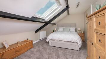 4 chambres, fer et planche à repasser, Wi-Fi, draps fournis