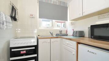 Cookware/dishes/utensils