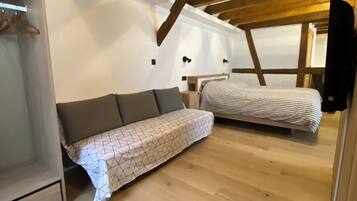 WiFi, bed sheets
