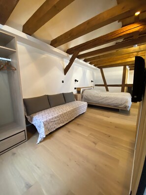 1 bedroom, WiFi, bed sheets - Lovely, cosy, newly renovated outbuilding (Geispolsheim)