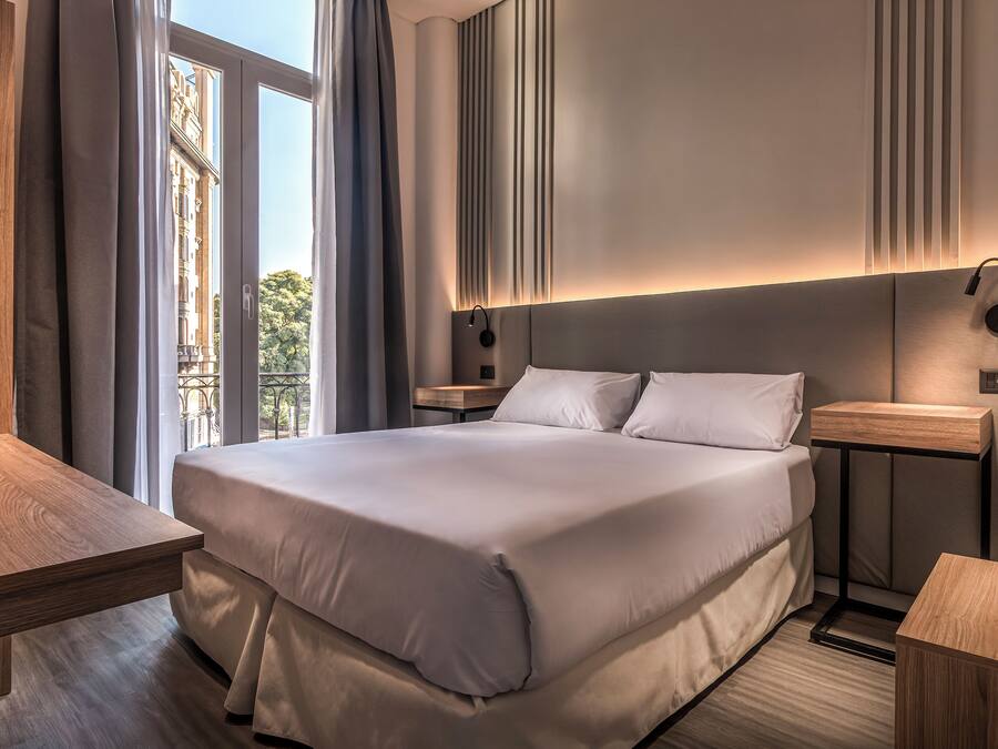 Caja de seguridad en la habitación, escritorio y wifi gratis