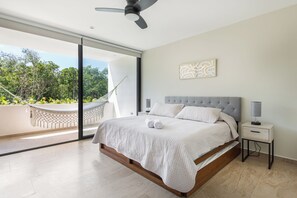 Caja de seguridad en la habitación y cortinas blackout 