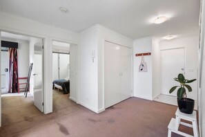 2 soverom, skrivebord og wi-fi