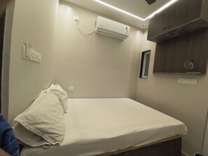 Comfort Double Room, 1 Double Bed | Memory foam beds, free WiFi, bed sheets