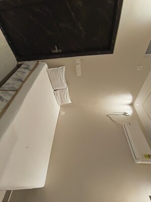 Colchones con efecto memoria, wifi gratis y ropa de cama