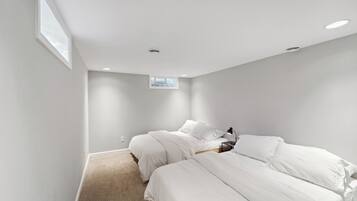 3 bedrooms, free WiFi, bed sheets