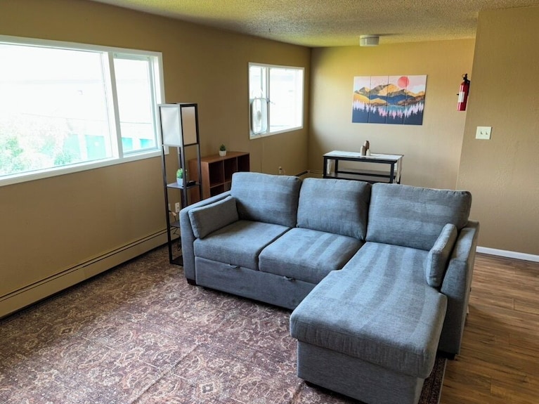 Newly Updated- Top Floor- Bona Nook #5 - Anchorage, AK