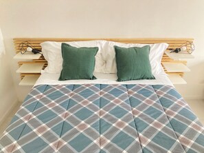 Free WiFi, bed sheets