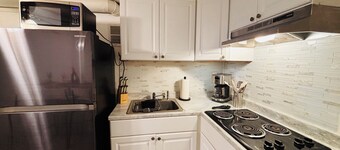 Rear Entry/Camp-In /firepit Basement Family Escape/Lawrenceville with AC, WiFi