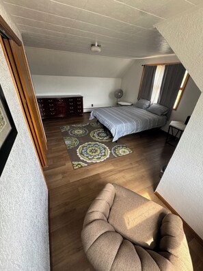 4 bedrooms, free WiFi, bed sheets