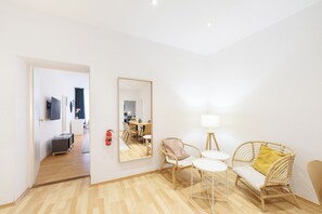 Smart TV - Central Aprt Mitte Museum Island / Berlin Cathedral (Berlin)