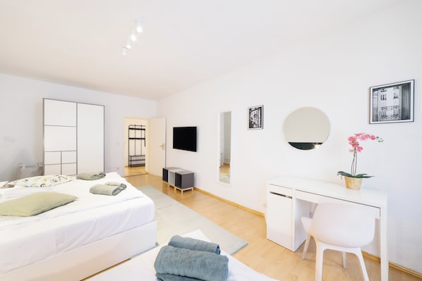 3 bedrooms, iron/ironing board, travel cot, free WiFi