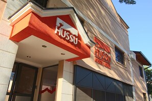 تفاصيل الفندق من الخارج