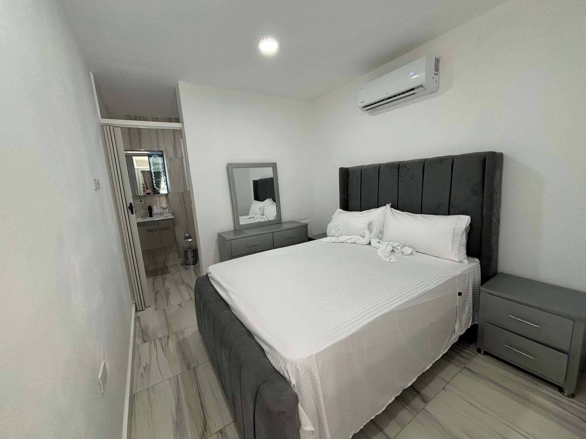 Room, 1 Bedroom, Accessible, Smoking | 1 bedroom