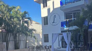 Kamar, 1 kamar tidur, akses difabel, Boleh Merokok | Kolam renang | Kolam renang outdoor