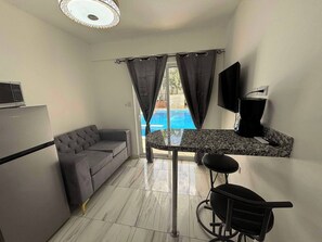 Zimmer, 1 Schlafzimmer, barrierefrei, Raucher | Wohnzimmer