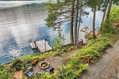 Lakeside Retreat – Waterfront Cabin with Dock, Sauna on Lake Cushman